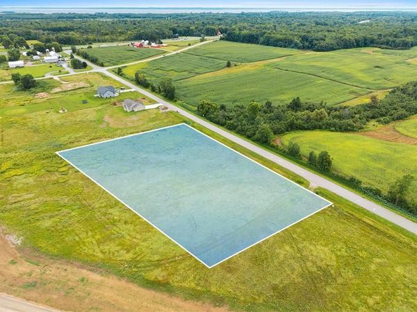 1922 LOST TRAIL, Suamico, WI 54173