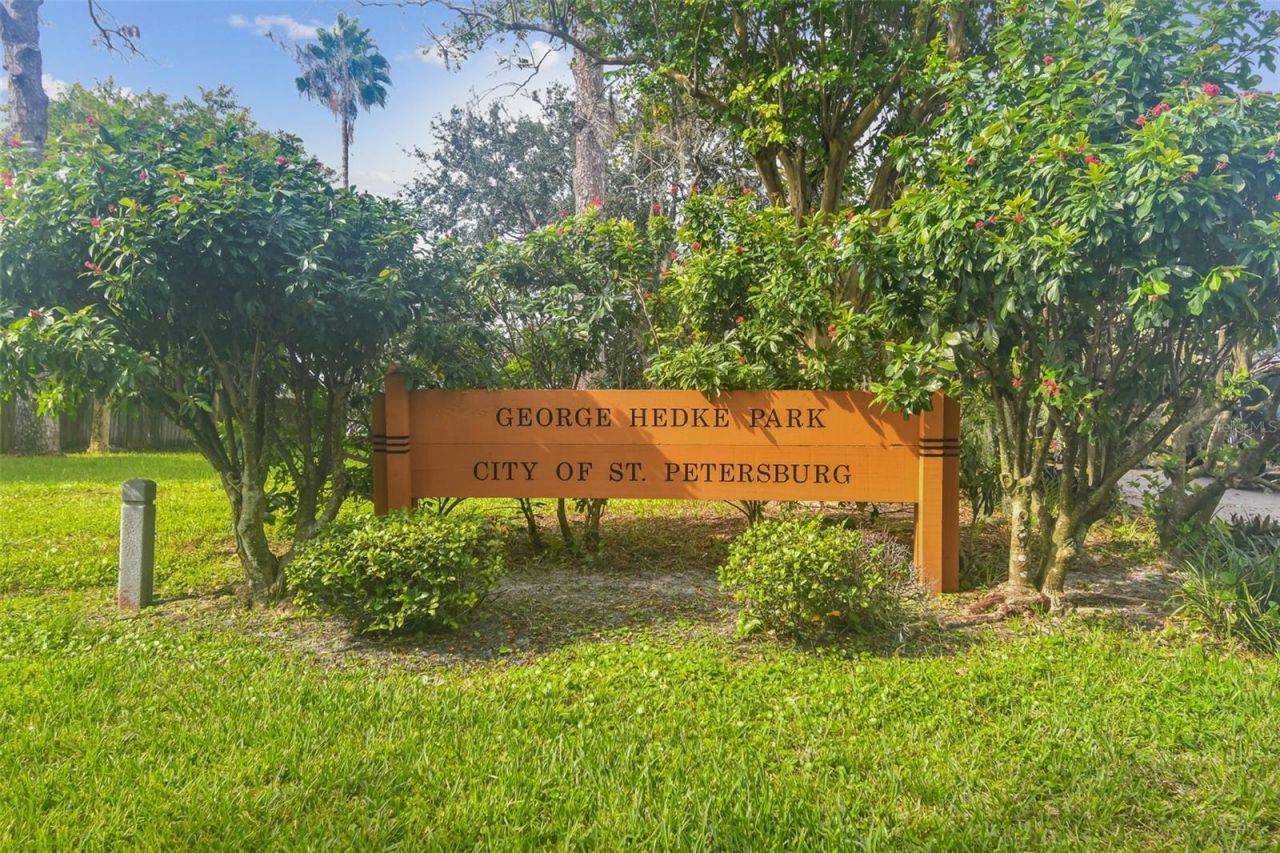 231 93rd Avenue N, Saint Petersburg, FL 33702 Photo