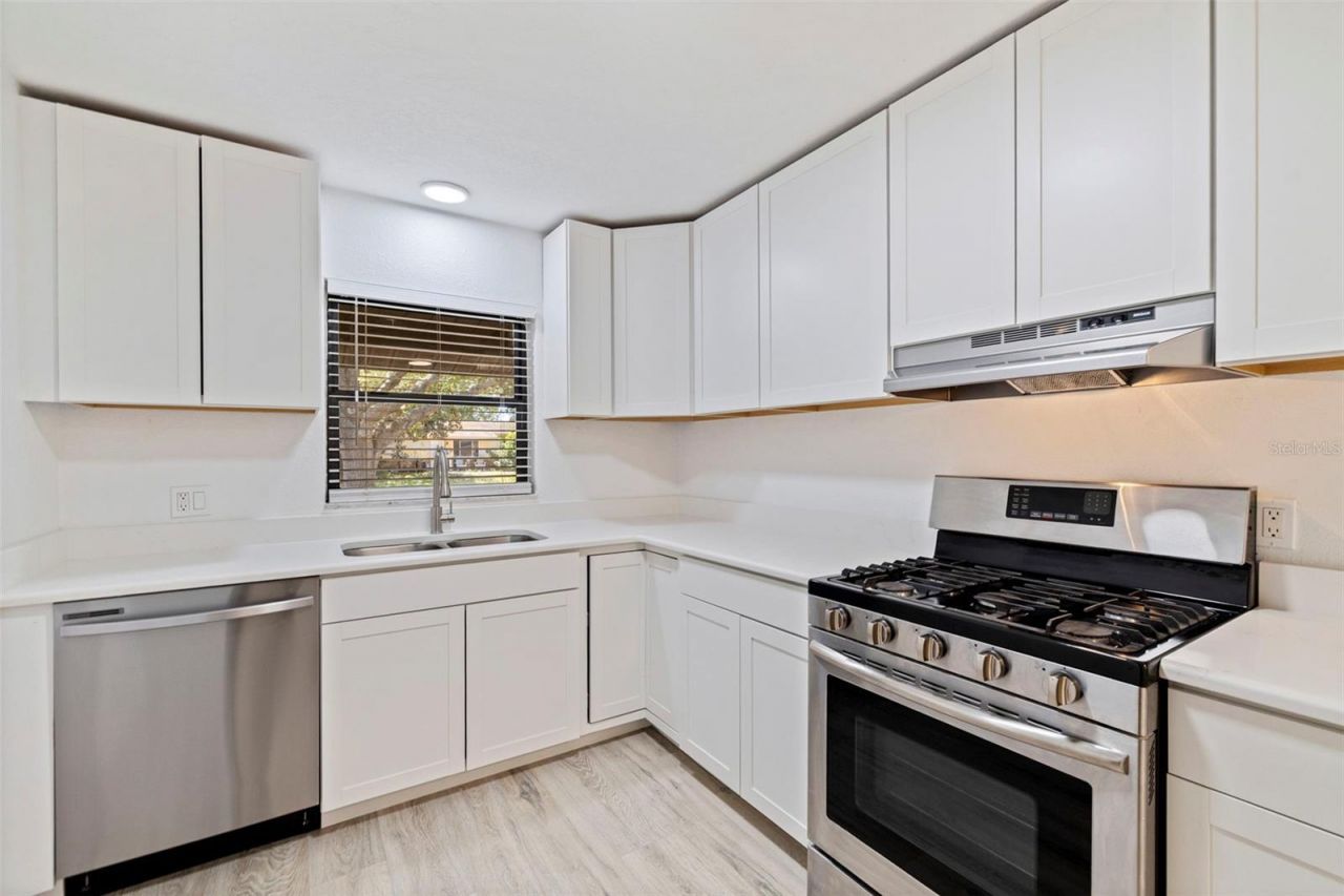 231 93rd Avenue N, Saint Petersburg, FL 33702 Photo