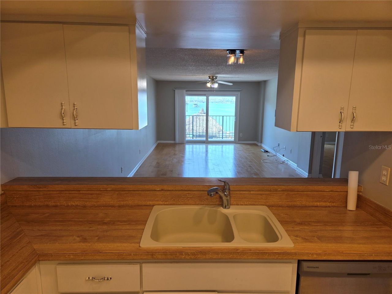 650 Island Way, Unit 202, Clearwater Beach, FL 33767 Photo