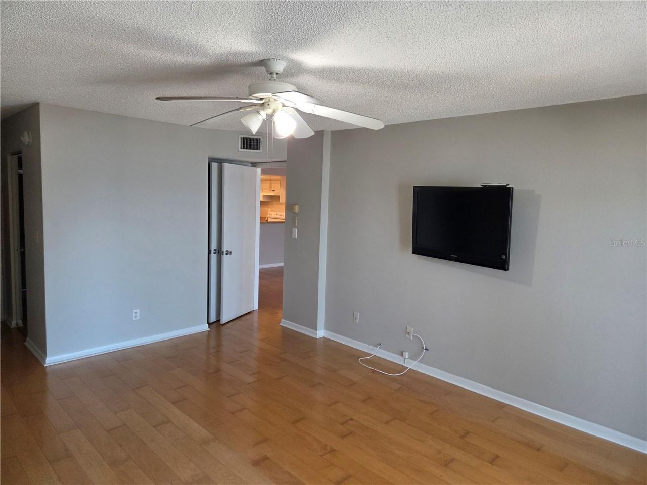 650 Island Way, Unit 202, Clearwater Beach, FL 33767 Photo