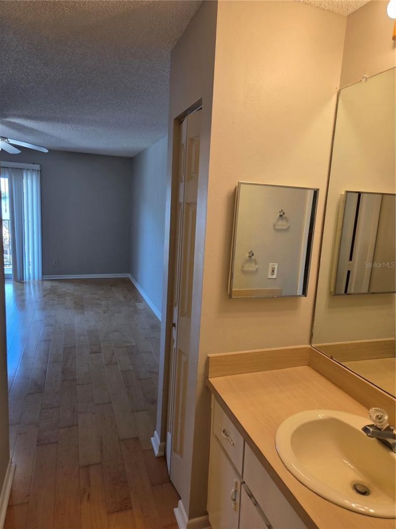 650 Island Way, Unit 202, Clearwater Beach, FL 33767 Photo