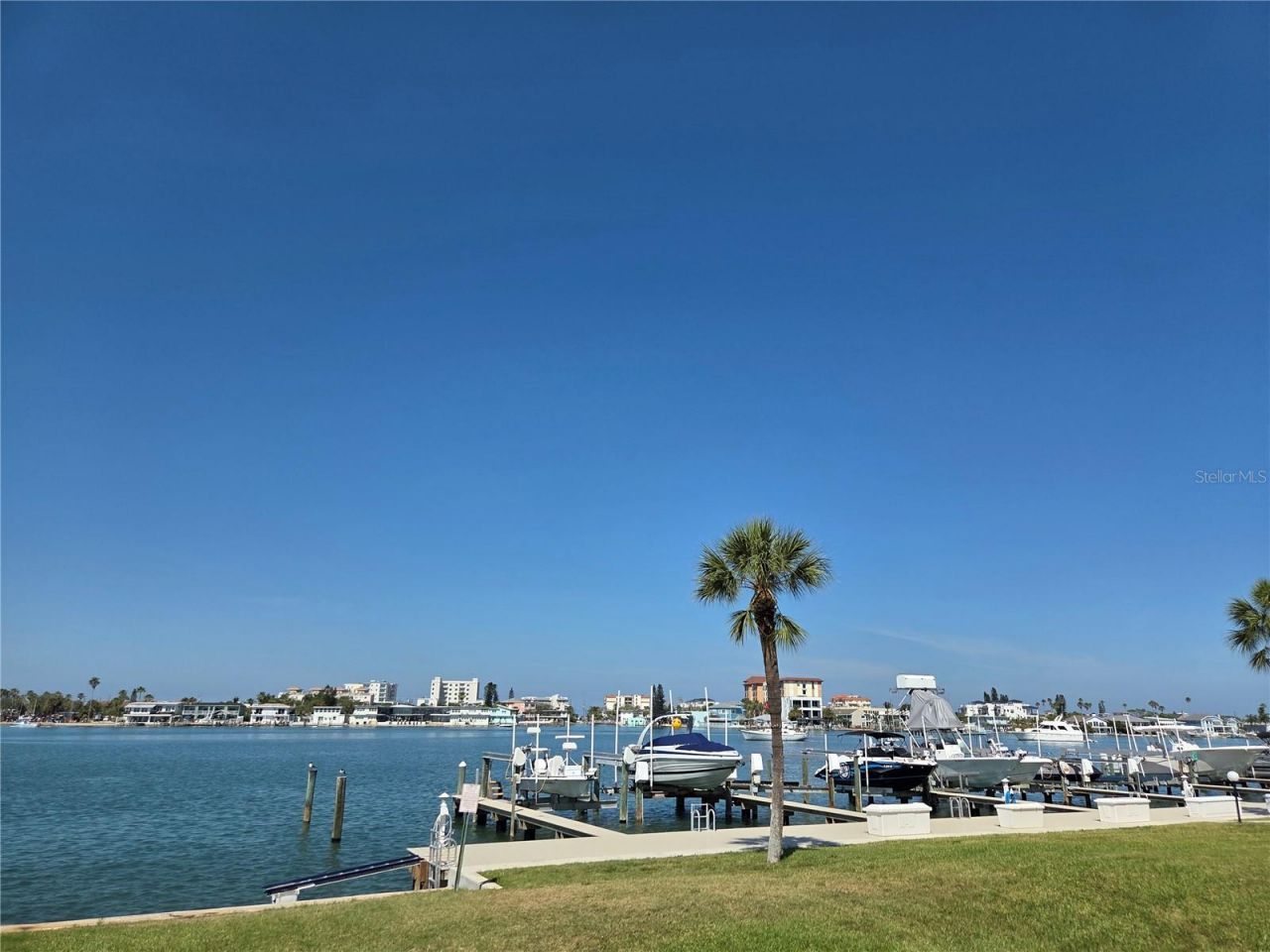 650 Island Way, Unit 202, Clearwater Beach, FL 33767 Photo