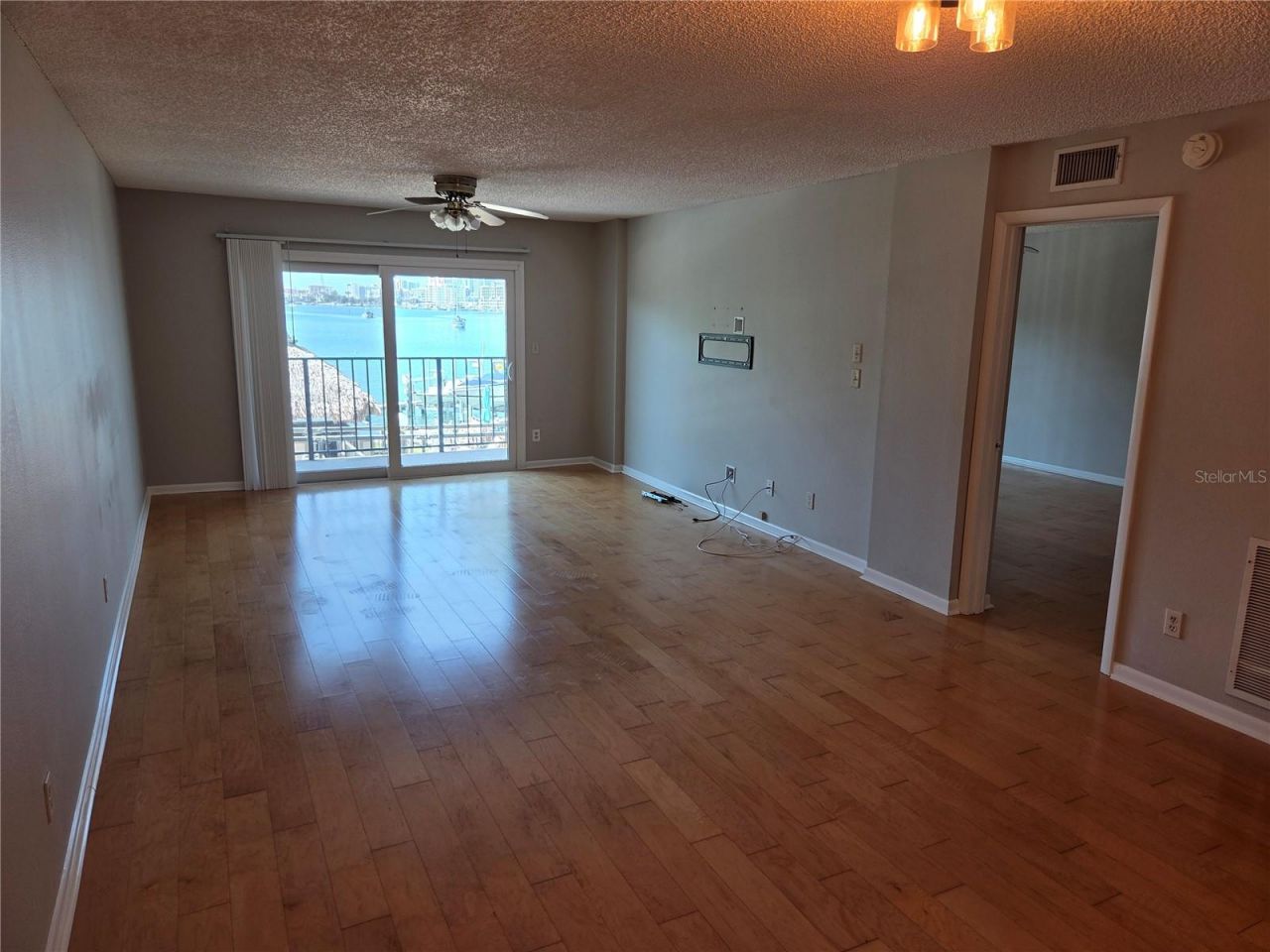 650 Island Way, Unit 202, Clearwater Beach, FL 33767 Photo
