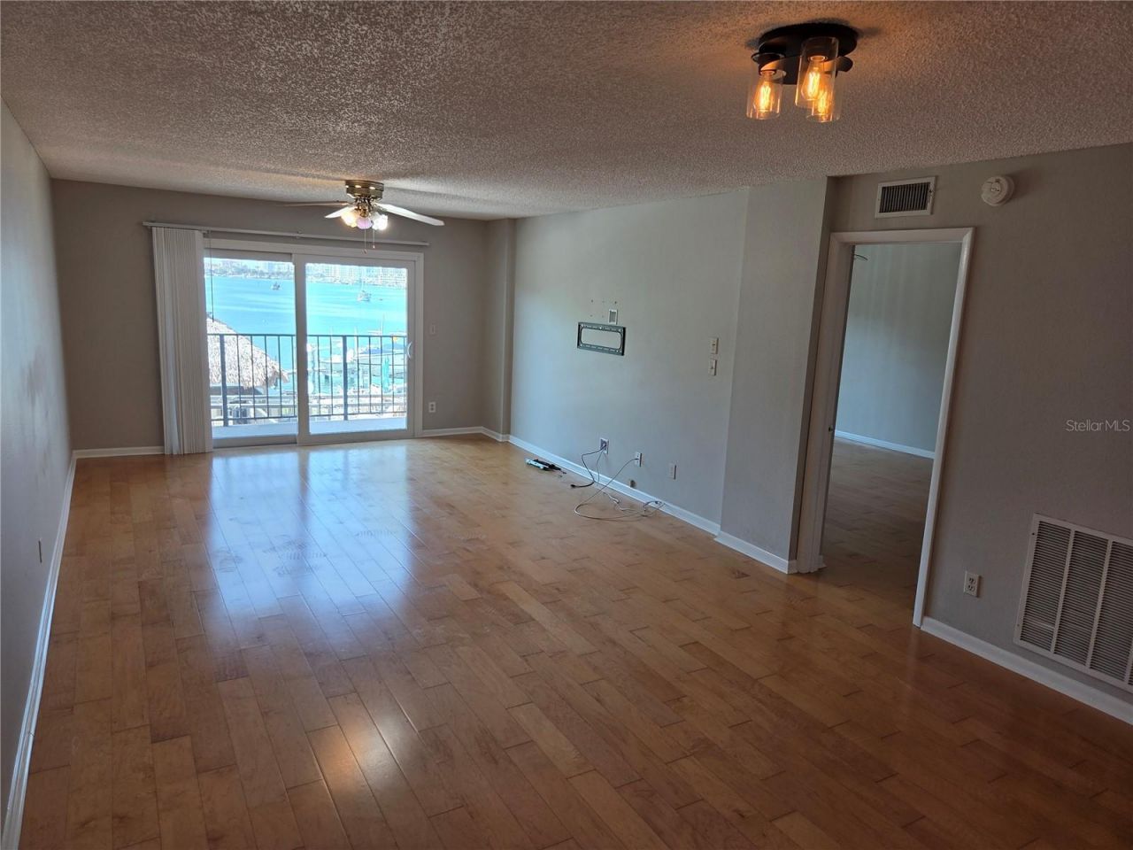 650 Island Way, Unit 202, Clearwater Beach, FL 33767 Photo