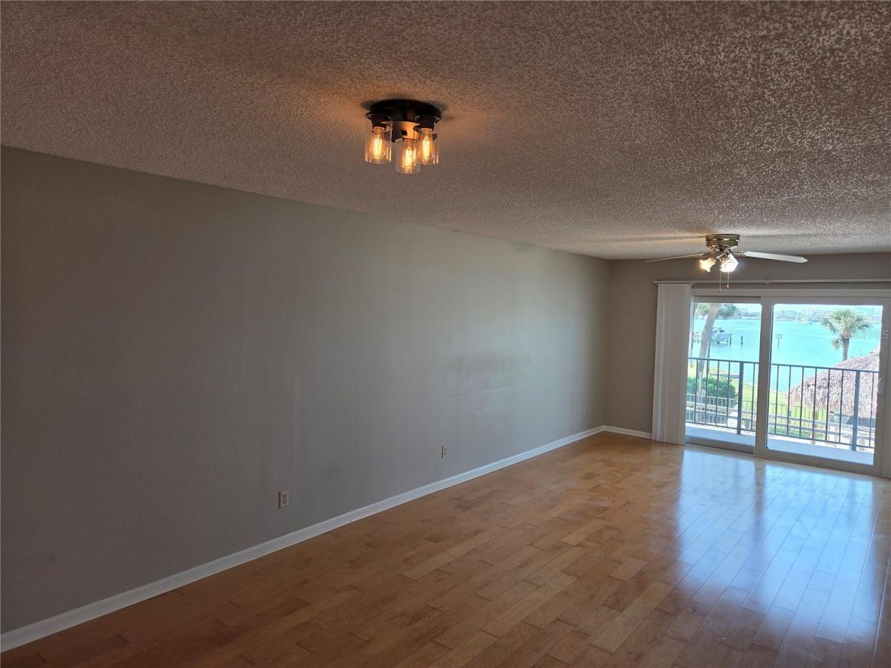 650 Island Way, Unit 202, Clearwater Beach, FL 33767 Photo