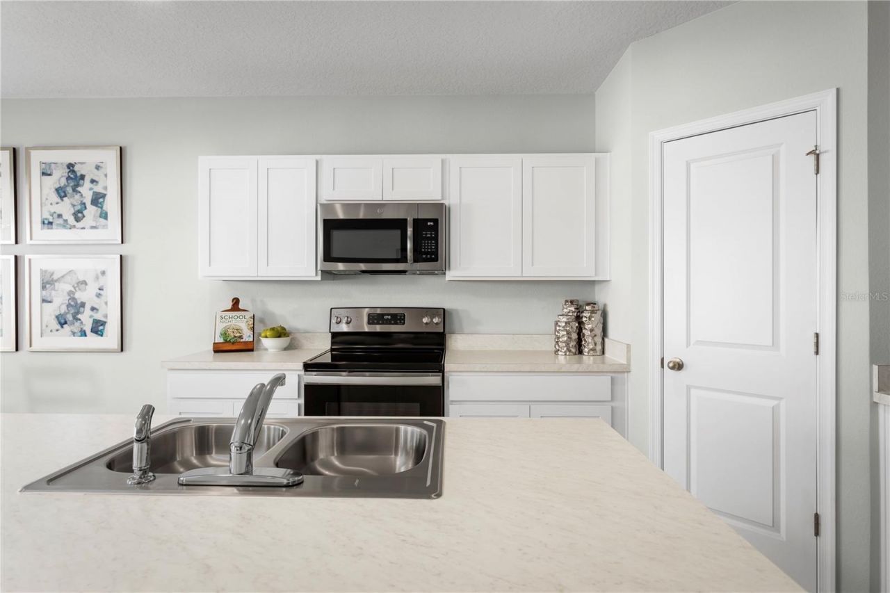 545 171st Street E, Bradenton, FL 34212 Photo