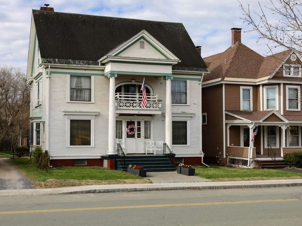 51 Maple Street, Lyndon, VT 05851