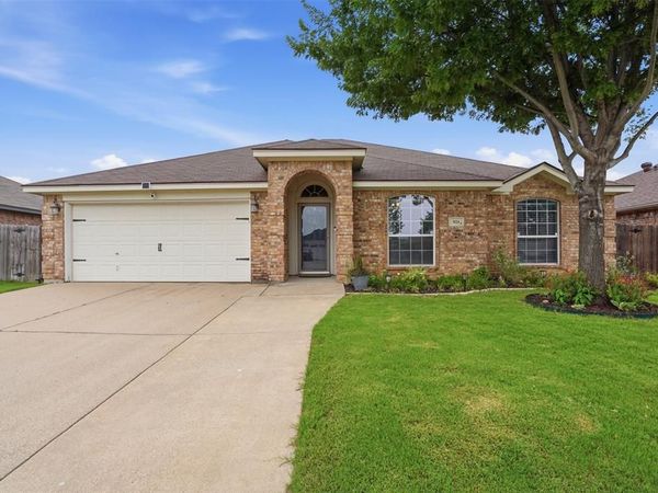 924 Crowder Drive, Crowley, TX 76036