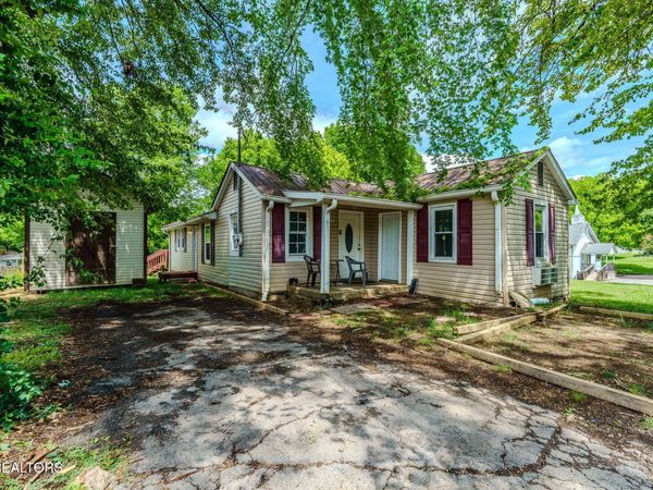 917 E Drive E, Knoxville, TN 37920