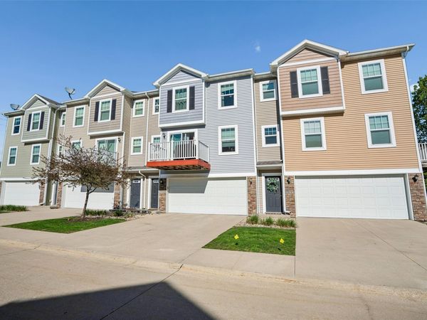 1028 NE 49th Lane, Ankeny, IA 50021