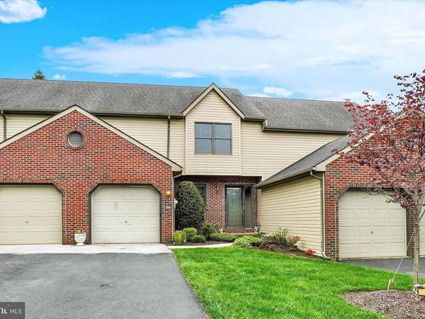 56 JEAN LO WAY, YORK, PA 17406