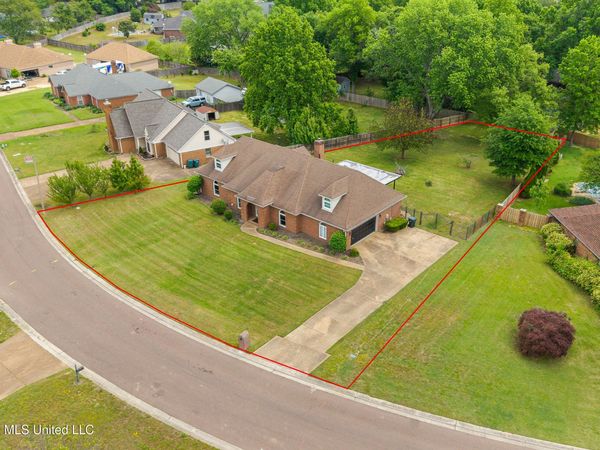 7254 Flower Creek Drive, Southaven, MS 38671