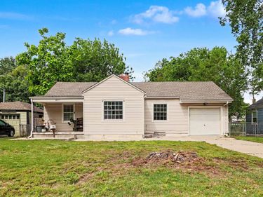 2017 S Pershing St, Wichita, KS 67218