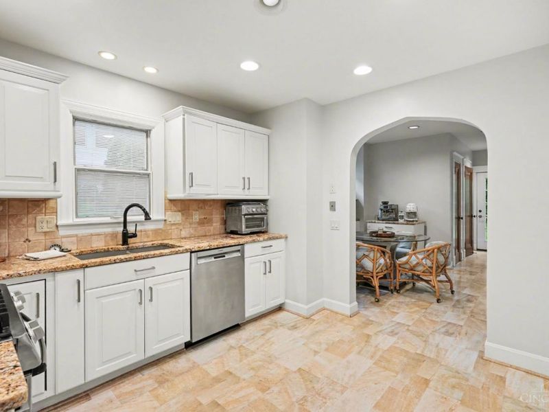1241 Paddock Hills Avenue, Cincinnati, OH 45229 Photo 12