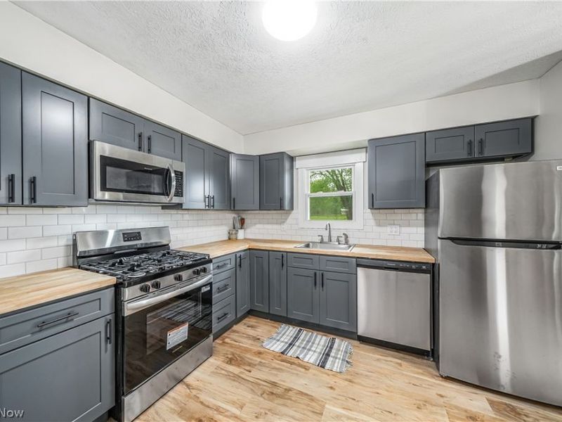 9564 Wolf Road, Windham, OH 44288 Photo 10