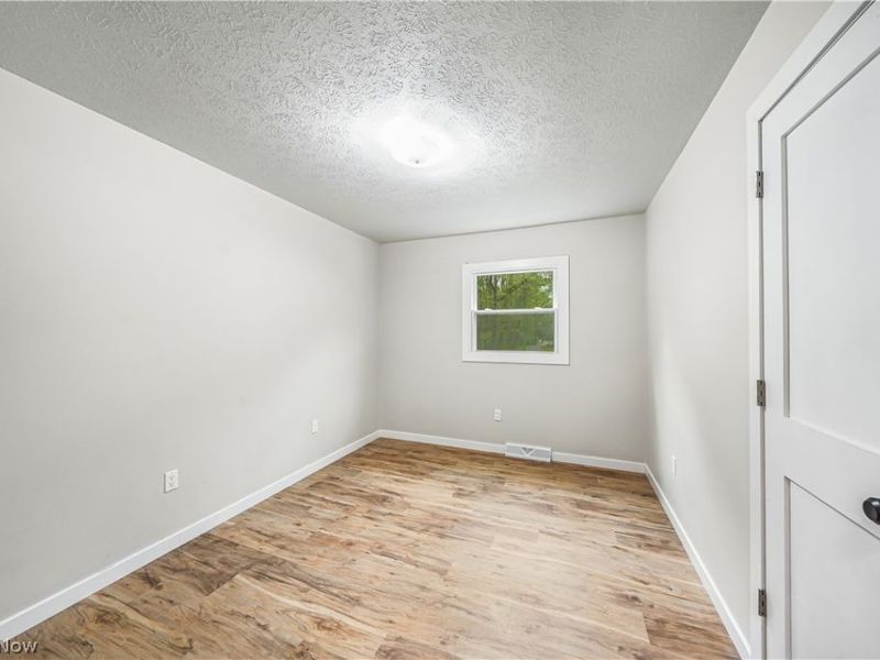 9564 Wolf Road, Windham, OH 44288 Photo 14