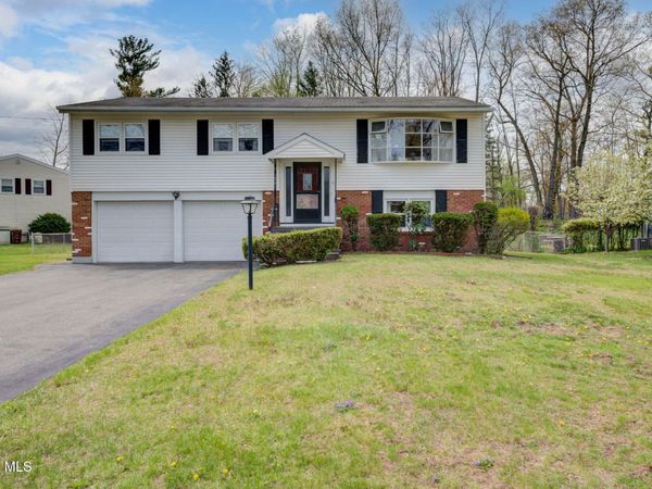 5 Fairmont Drive, Albany, NY 12205