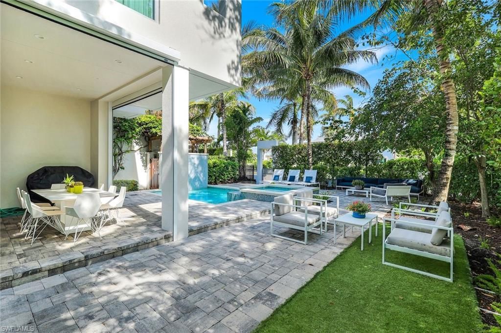 335 Banyan Blvd, Unit 4, Naples, FL 34102 Photo