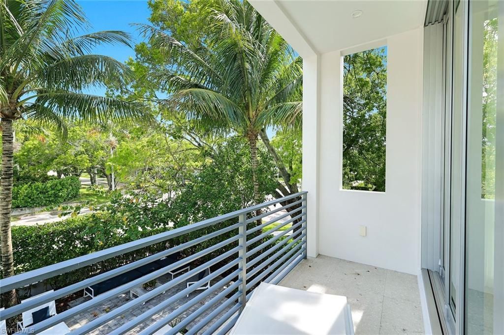 335 Banyan Blvd, Unit 4, Naples, FL 34102 Photo