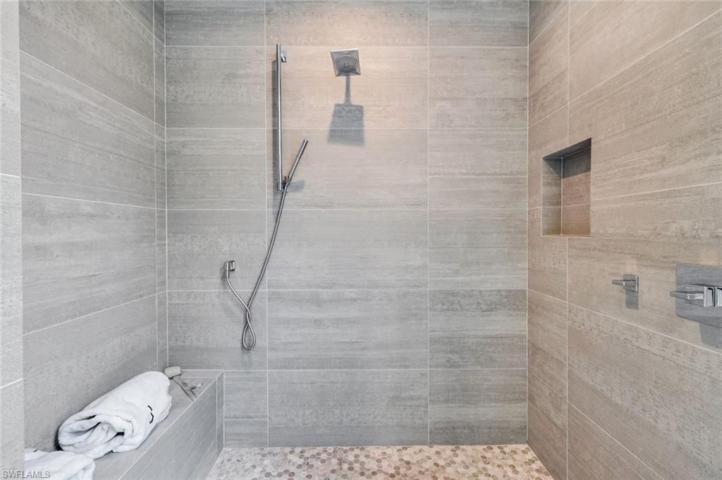 335 Banyan Blvd, Unit 4, Naples, FL 34102 Photo