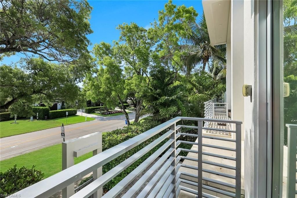 335 Banyan Blvd, Unit 4, Naples, FL 34102 Photo