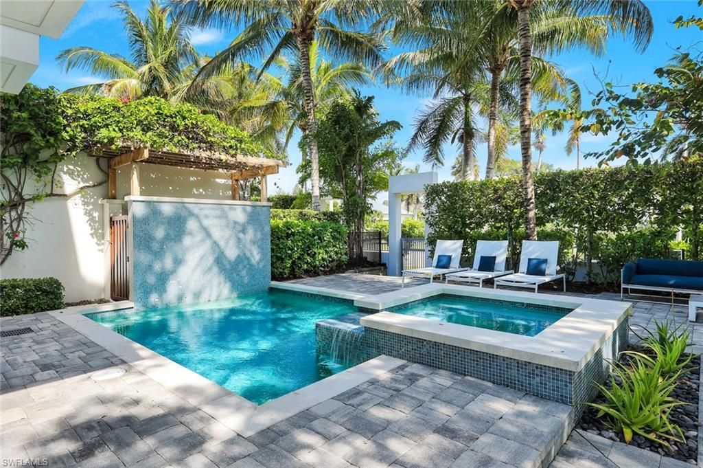 335 Banyan Blvd, Unit 4, Naples, FL 34102 Photo
