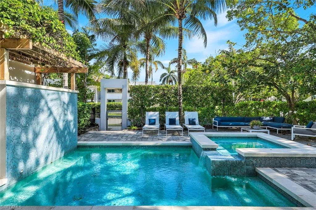 335 Banyan Blvd, Unit 4, Naples, FL 34102 Photo