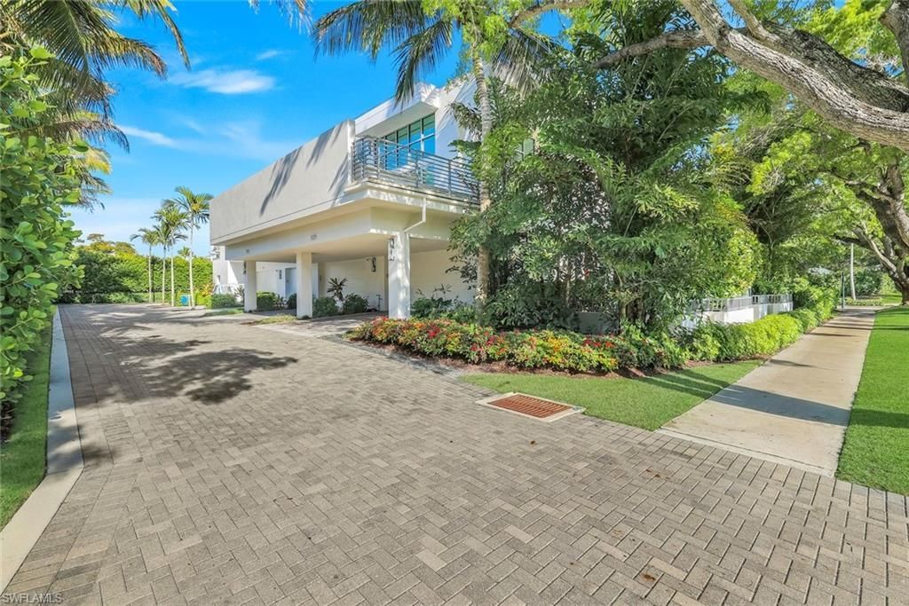 335 Banyan Blvd, Unit 4, Naples, FL 34102 Photo