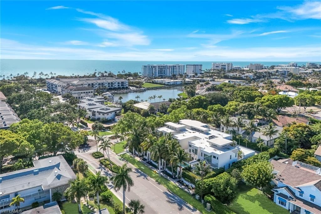 335 Banyan Blvd, Unit 4, Naples, FL 34102 Photo