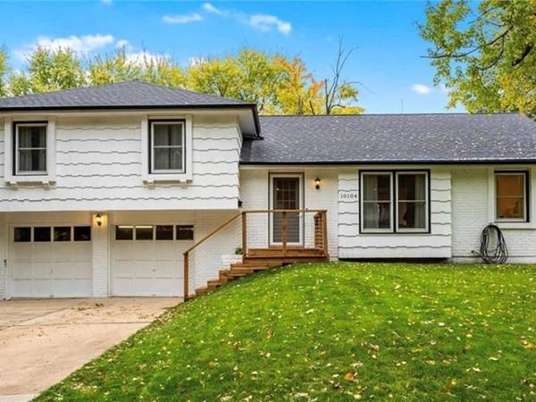 10104 W 93rd Street, Overland Park, KS 66212