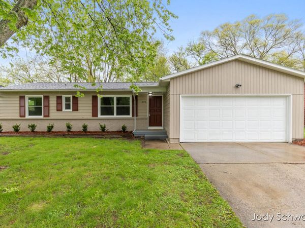 279 Andover Street SE, Grand Rapids, MI 49548