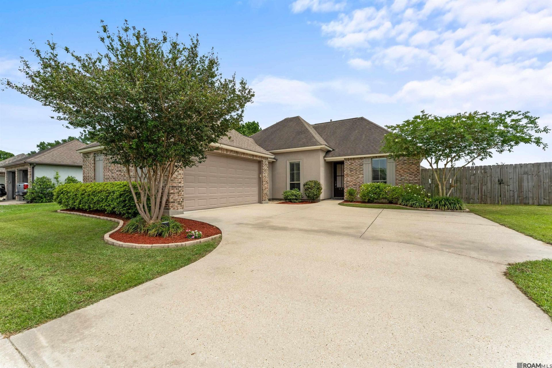 437 Portula Ave, Baton Rouge, LA 70820 Main Photo