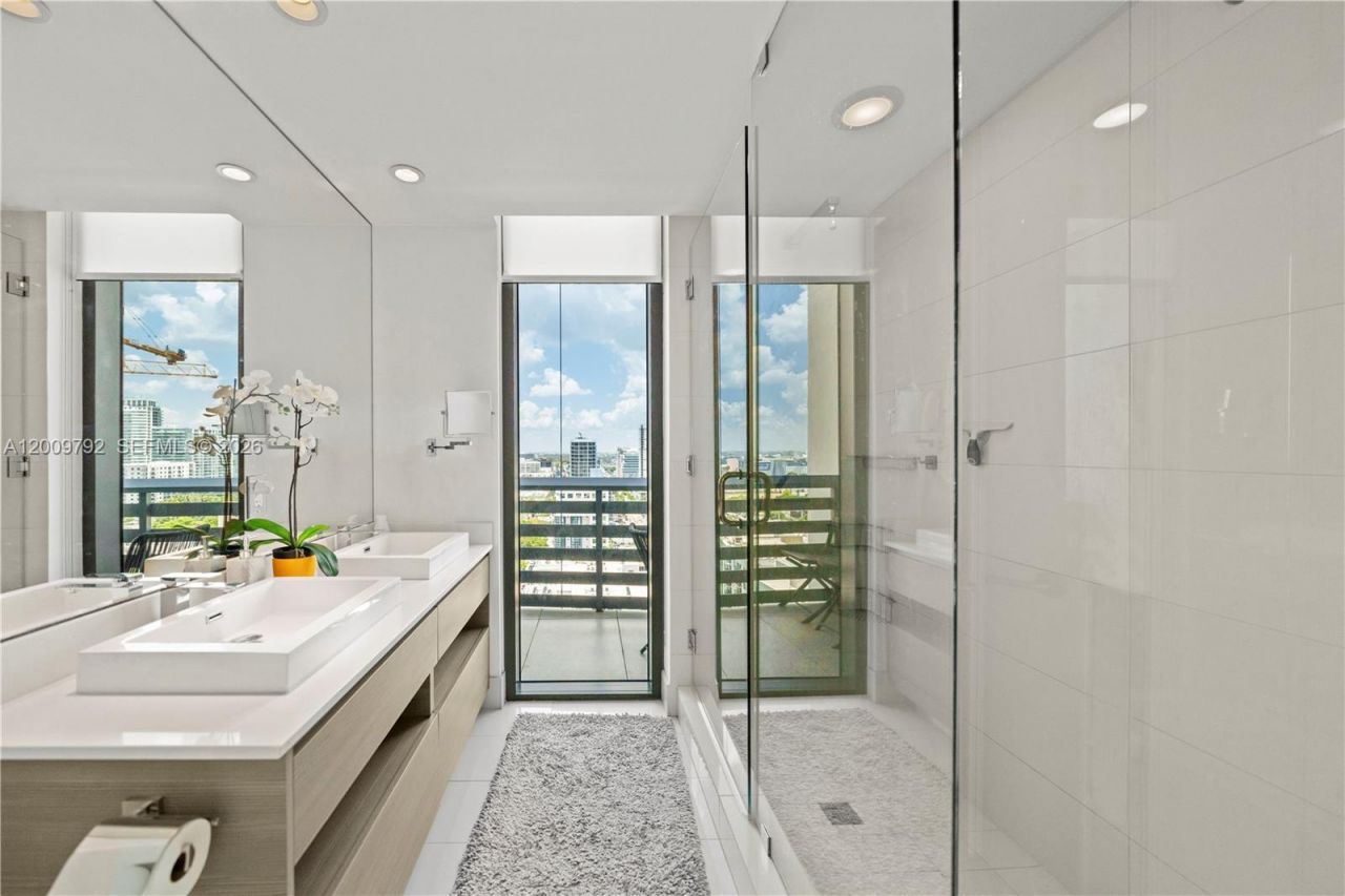 460 NE 28th St, Unit 2001, Miami, FL 33137 Photo