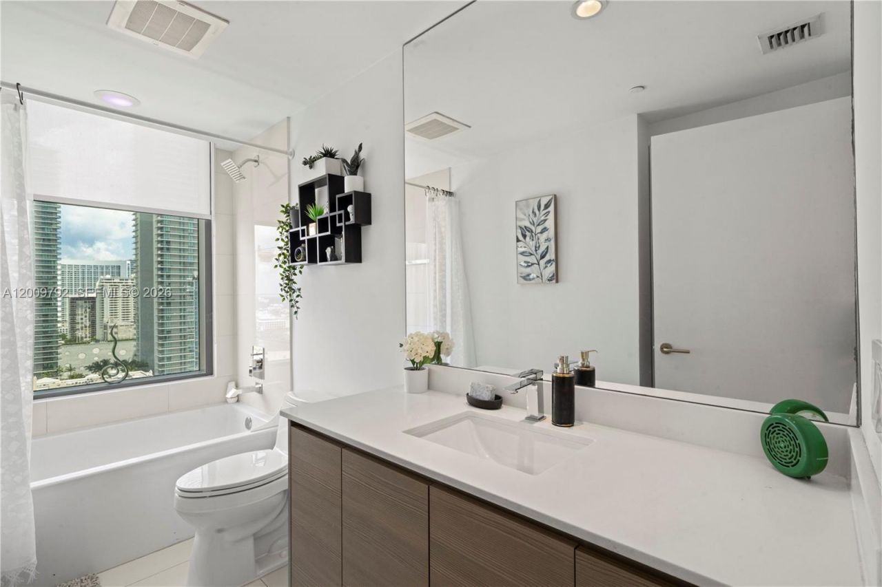 460 NE 28th St, Unit 2001, Miami, FL 33137 Photo