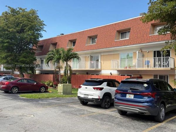 260 NW 107th Ave , Unit 204, Miami, FL 33172
