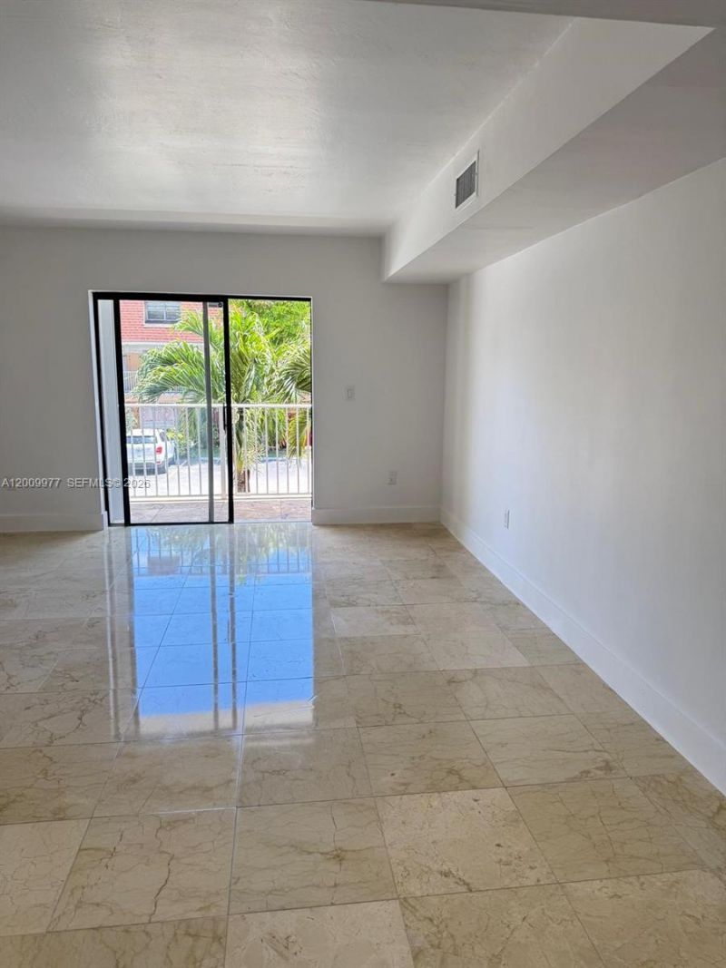 260 NW 107th Ave , Unit 204, Miami, FL 33172 Photo