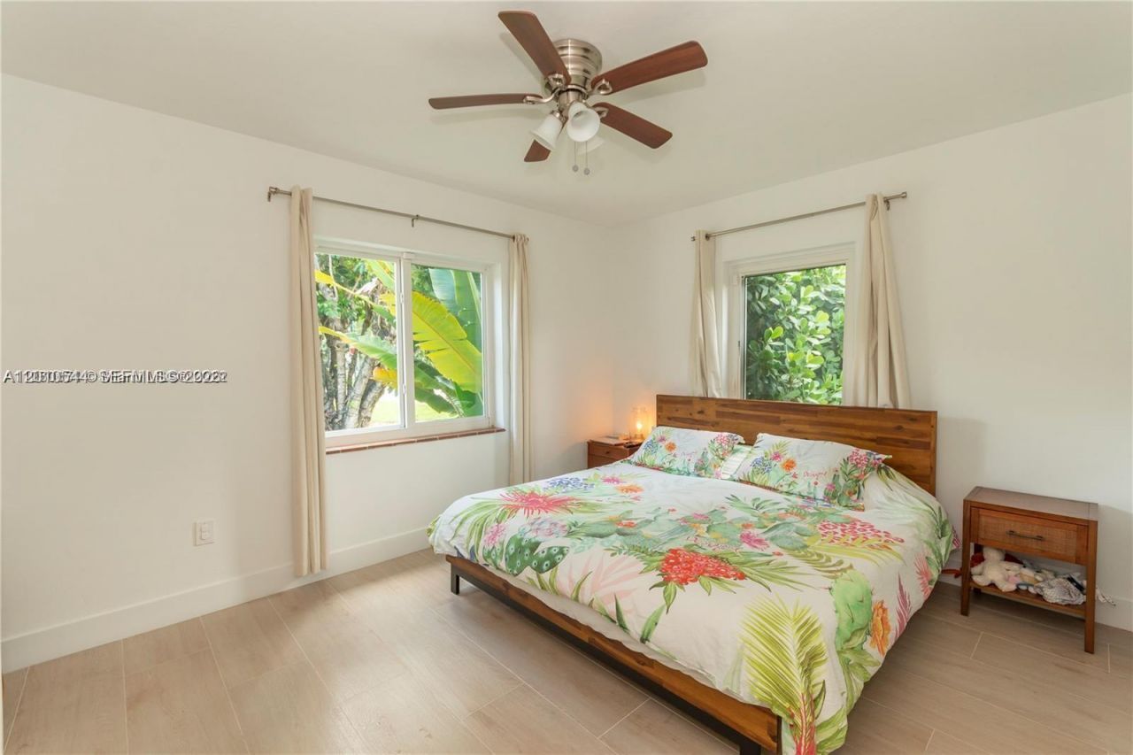 202 NW 92nd St, Miami Shores, FL 33150 Photo