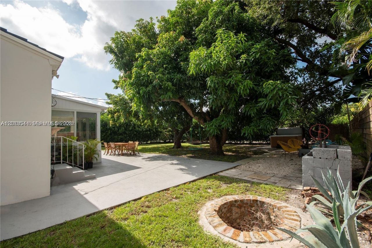 202 NW 92nd St, Miami Shores, FL 33150 Photo