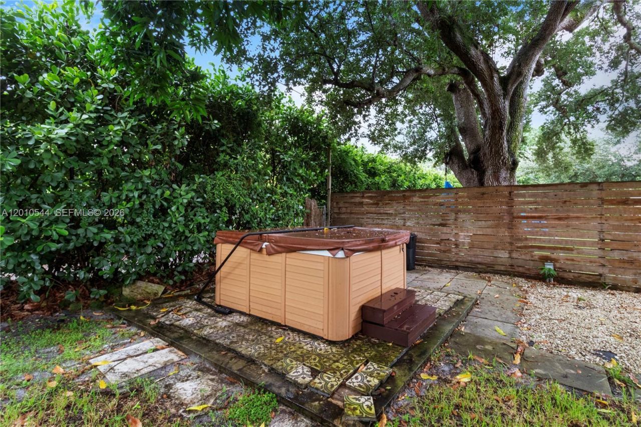 202 NW 92nd St, Miami Shores, FL 33150 Photo
