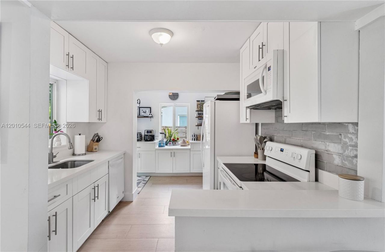 202 NW 92nd St, Miami Shores, FL 33150 Photo