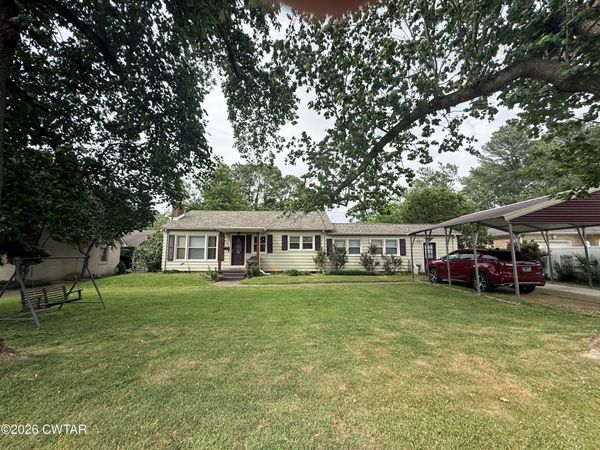 806 E Florida Avenue, Union City, TN 38261