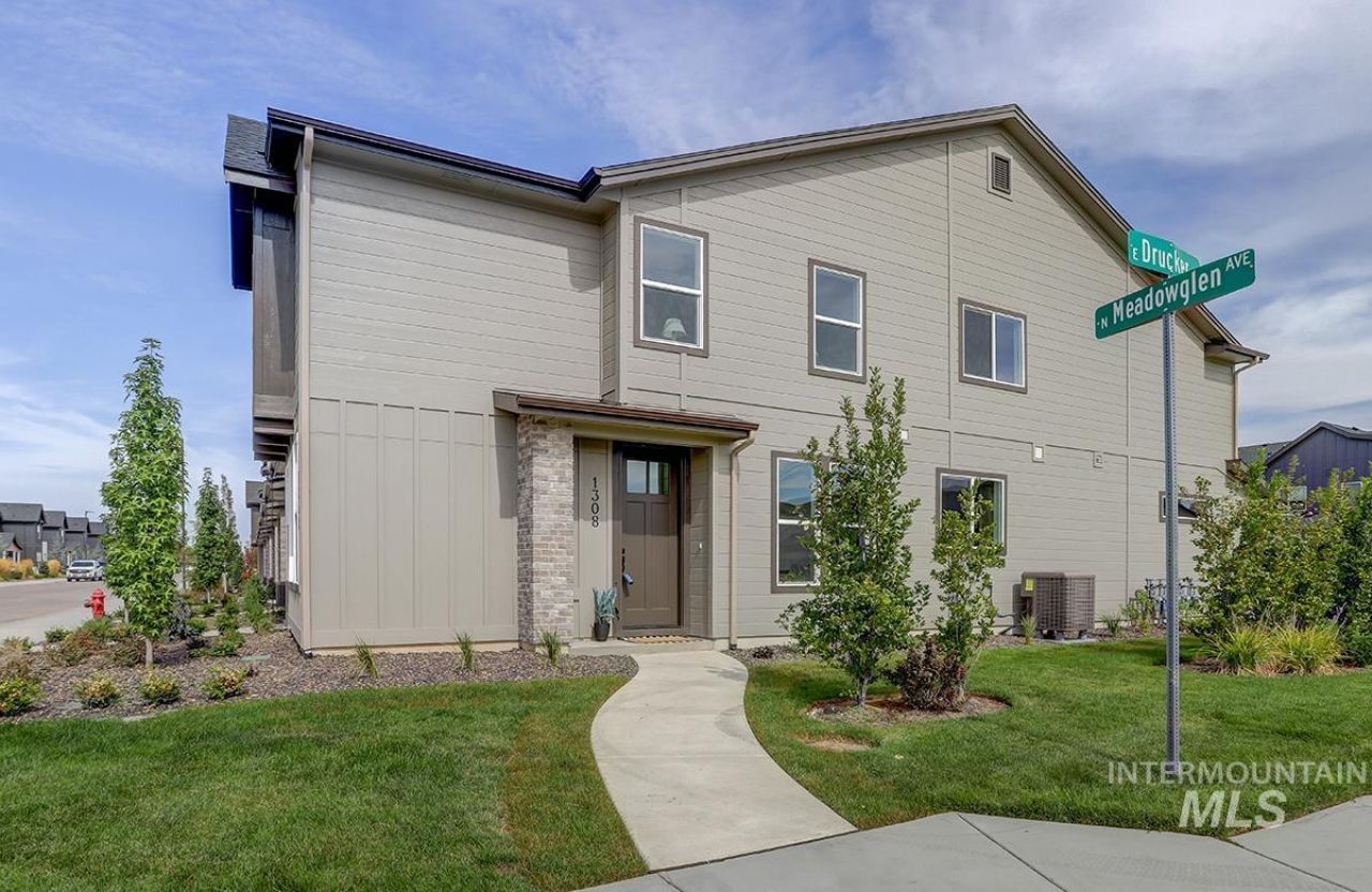1457 N Webb Way, Meridian, ID 83642 Main Photo