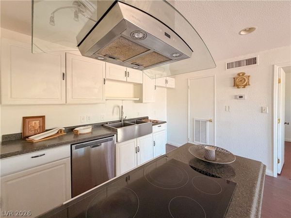 3712 Royal Crest Street , Unit 14, Las Vegas, NV 89119