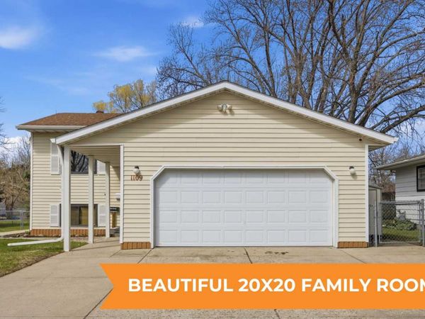 1109 9th Street N, Moorhead, MN 56560