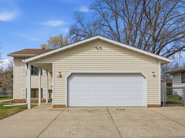 1109 9th Street N, Moorhead, MN 56560