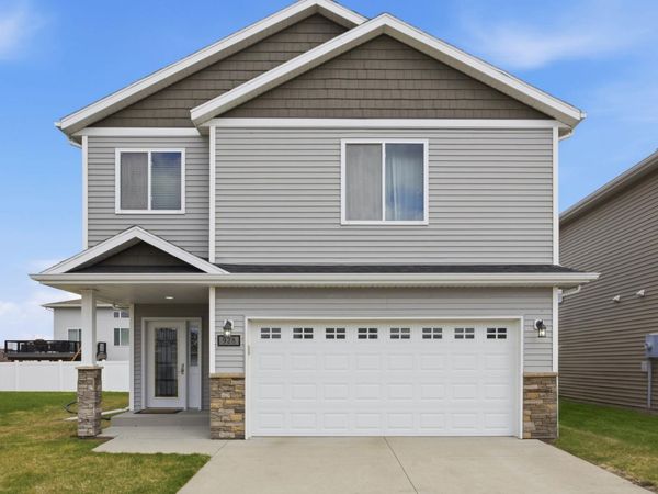 928 41st Avenue S, Moorhead, MN 56560
