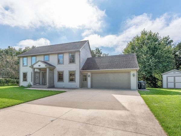 208 Chancery Lane, Mankato, MN 56001