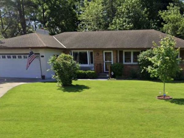 2199 Long Lake Road , New Brighton, MN 55112