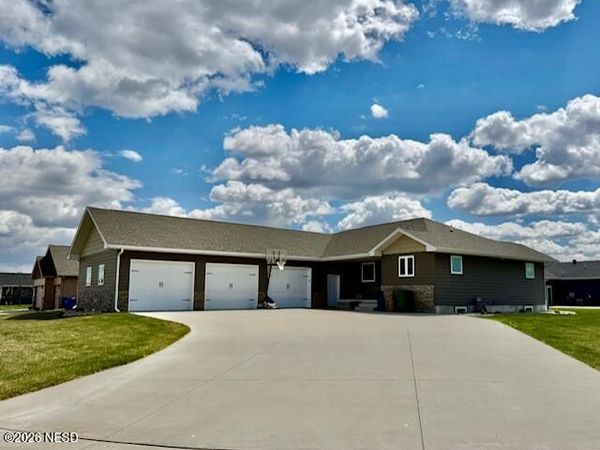 3394 12TH AVENUE NW, Watertown, SD 57201